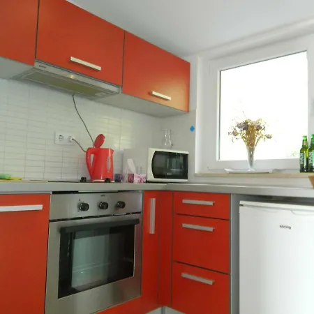 Mihael Apartman Brela