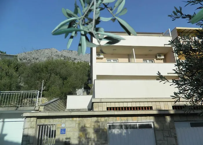 Mihael Apartman Brela